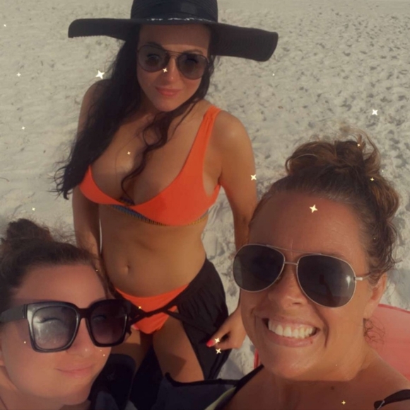 Meet your Posher - Picture 1 of 3